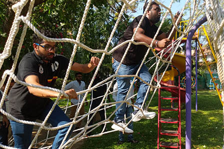 Commando Net Climbing Team Building