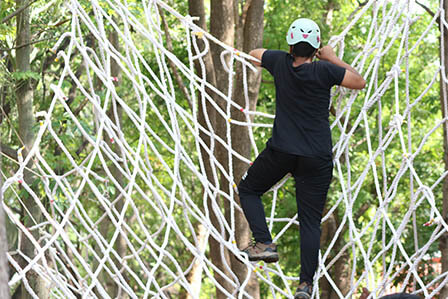 Commando Net Climbing Team Building