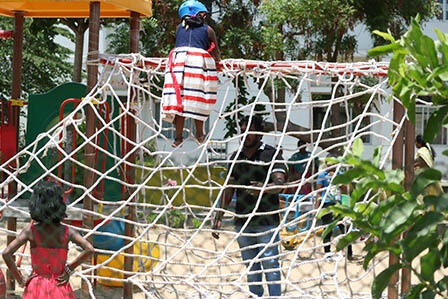 Commando Net Climbing Team Building