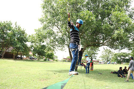 Rope Walking Team Building
