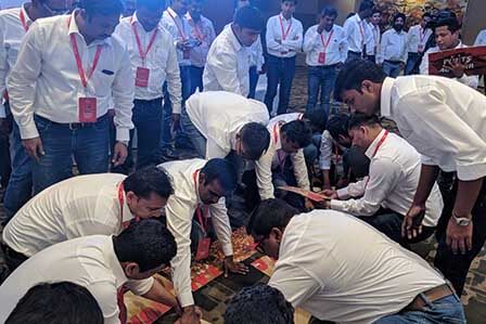 Puzzle Pieces Team Building